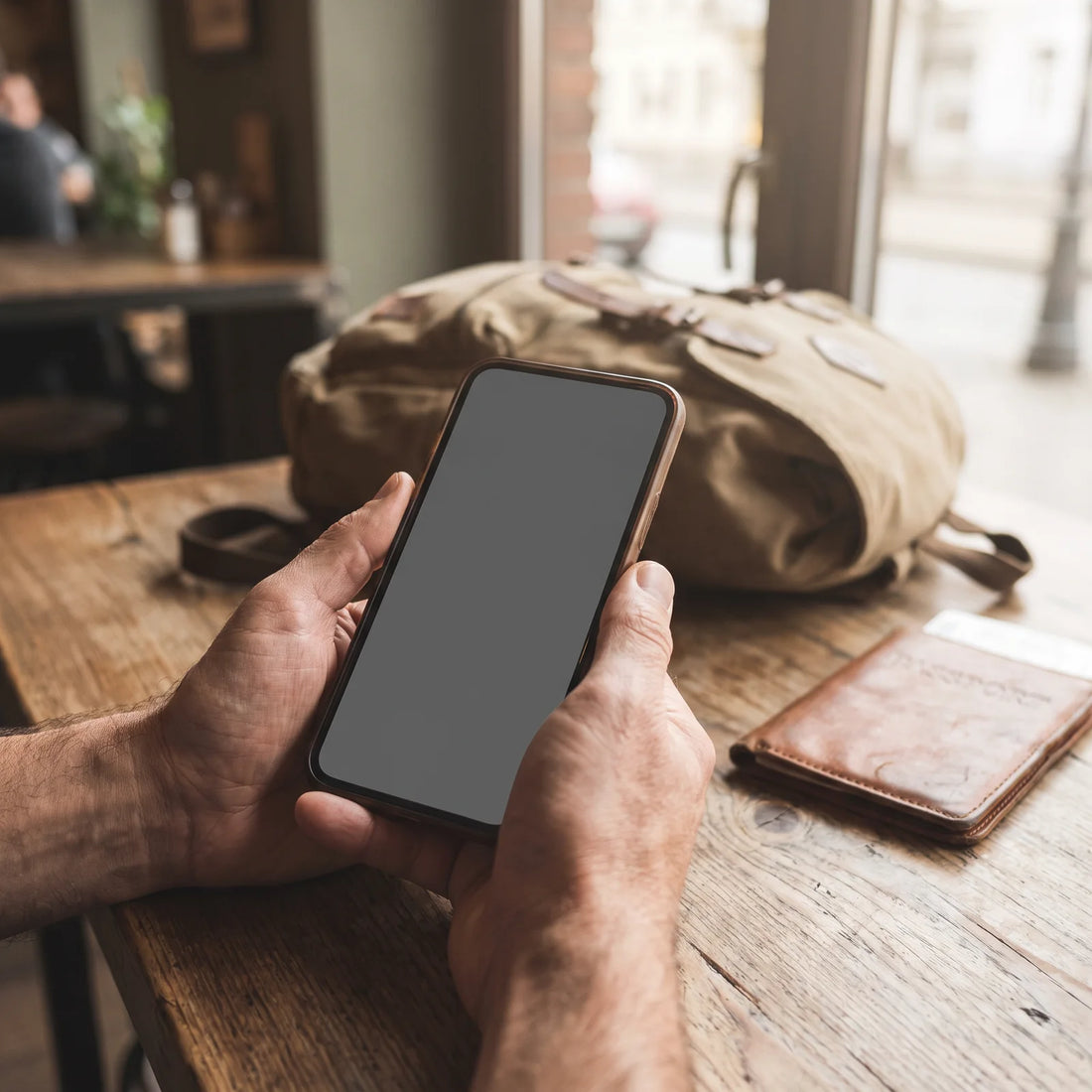 eSIM on Motorola — traveler connected with a data eSIM | PuraSIM