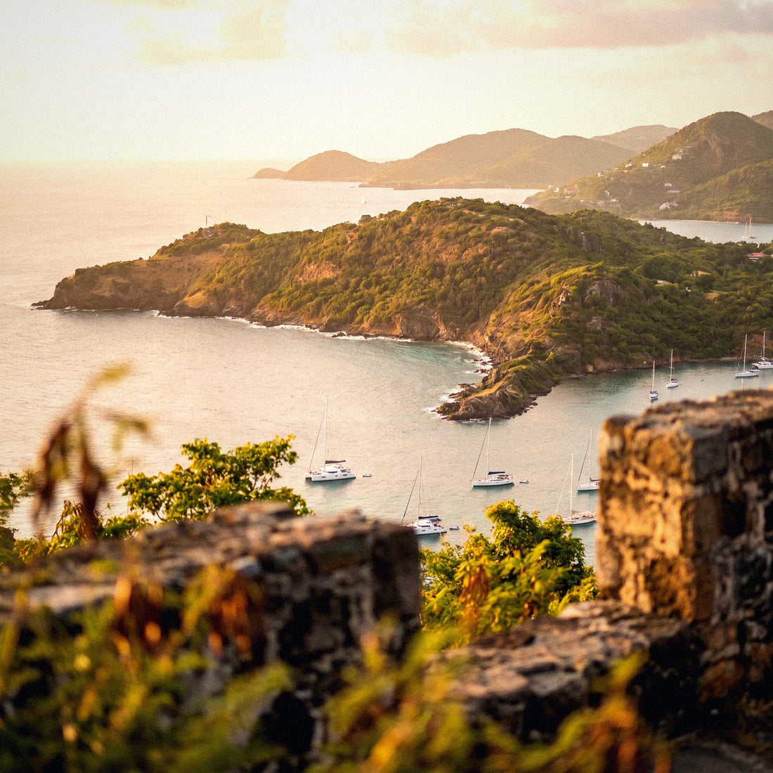 Internet en Antigua y Barbuda | eSIM de viaje | PuraSIM
