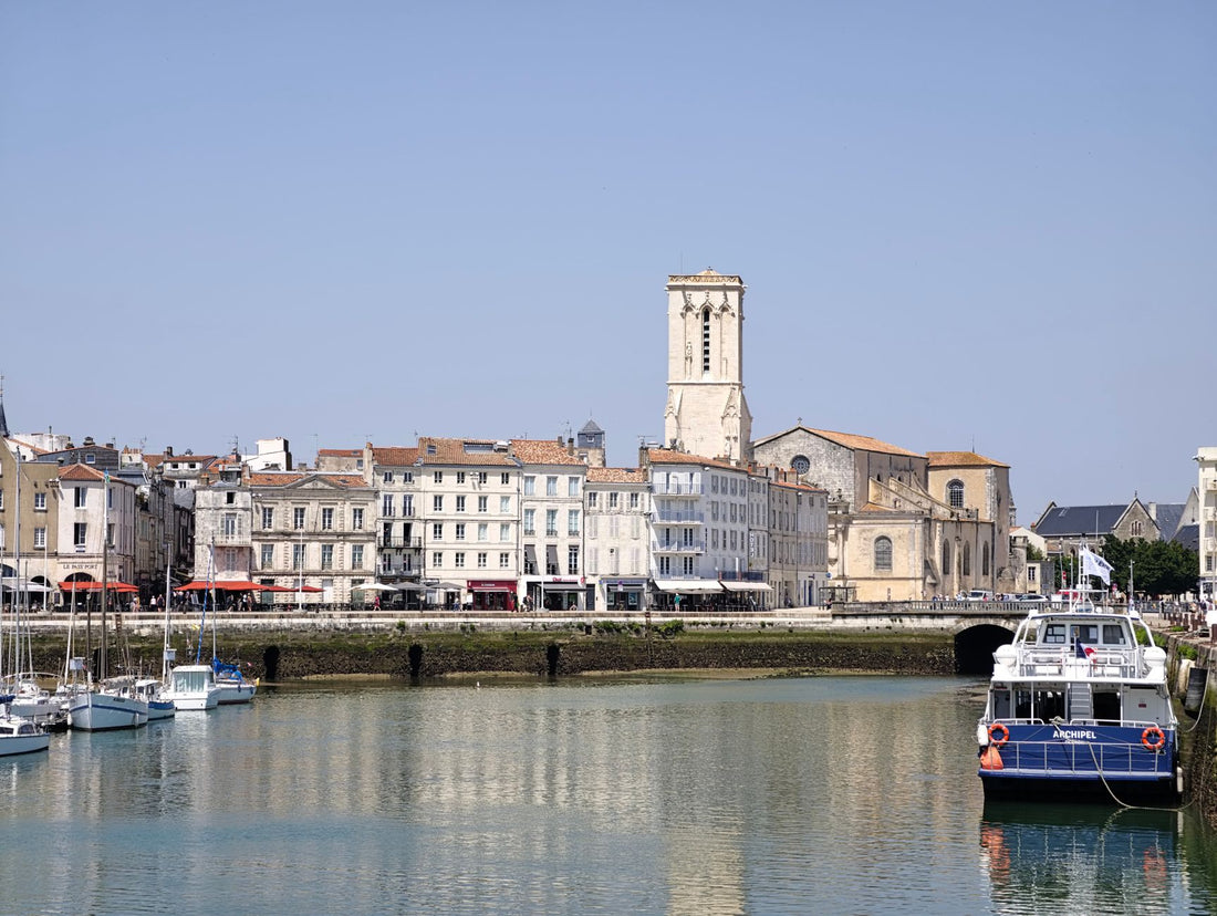 Puerto de Saint Peter Port en Guernsey donde usar una eSIM para viajar