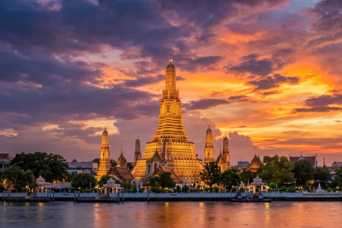Templo Wat Arun en Bangkok al atardecer — eSIM Tailandia de PuraSIM
