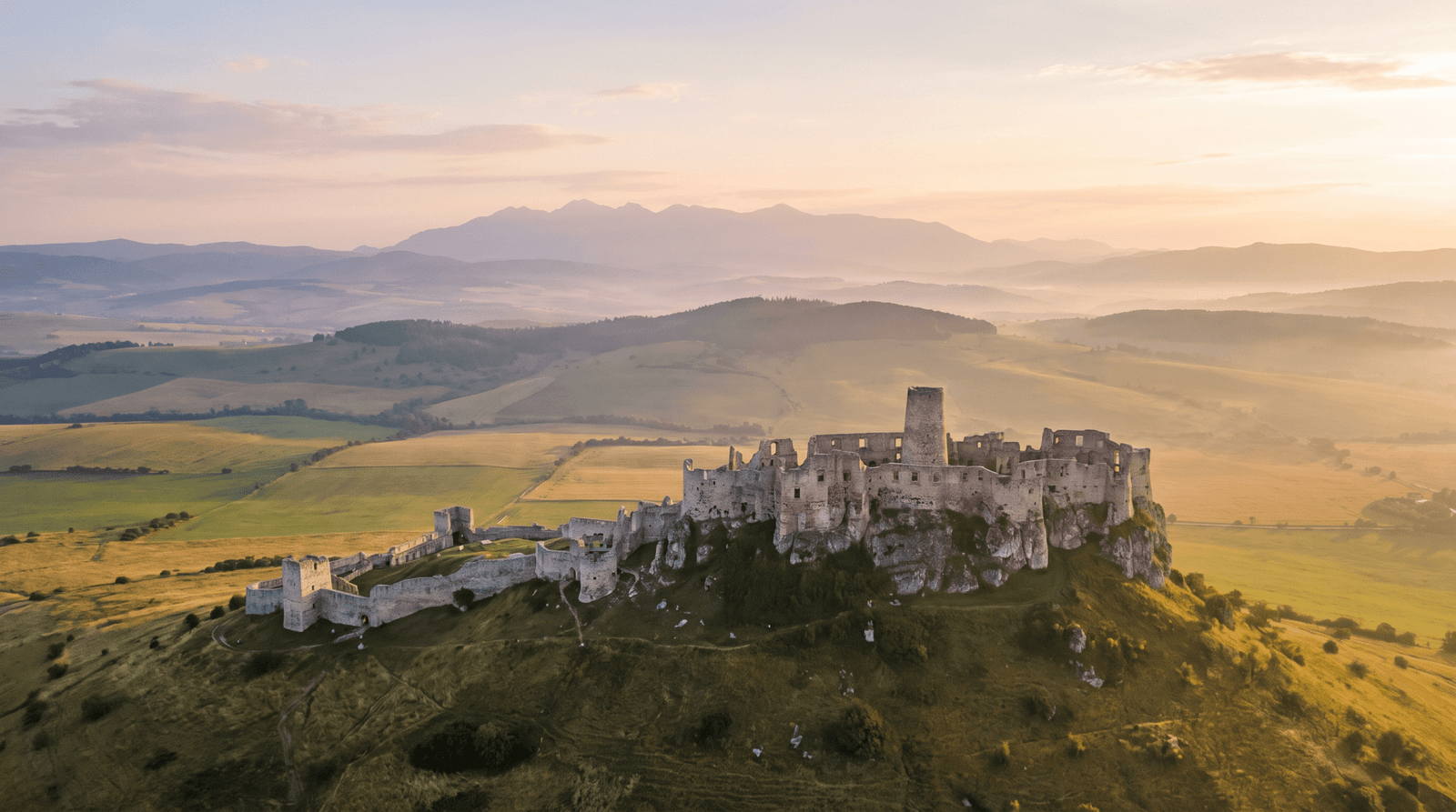Paisaje de Eslovaquia con cobertura 4G/5G de la eSIM de PuraSIM