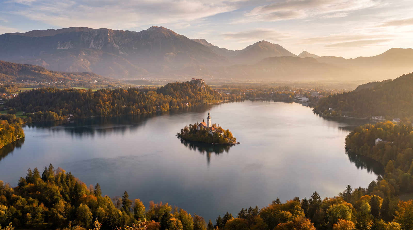 Paisaje de Eslovenia con cobertura 4G/5G de la eSIM de PuraSIM