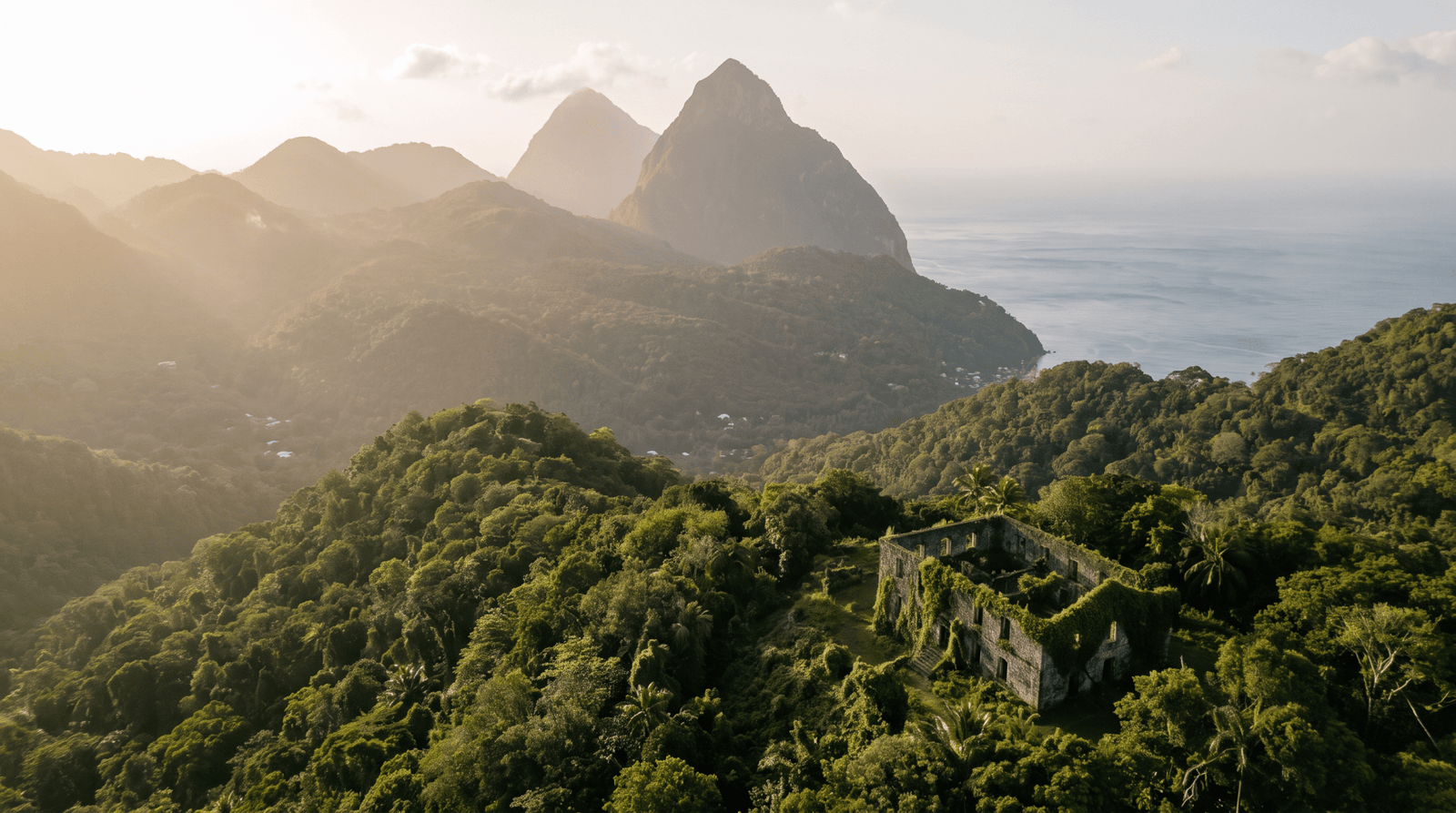 Paisaje de Martinica con cobertura 4G/5G de la eSIM de PuraSIM