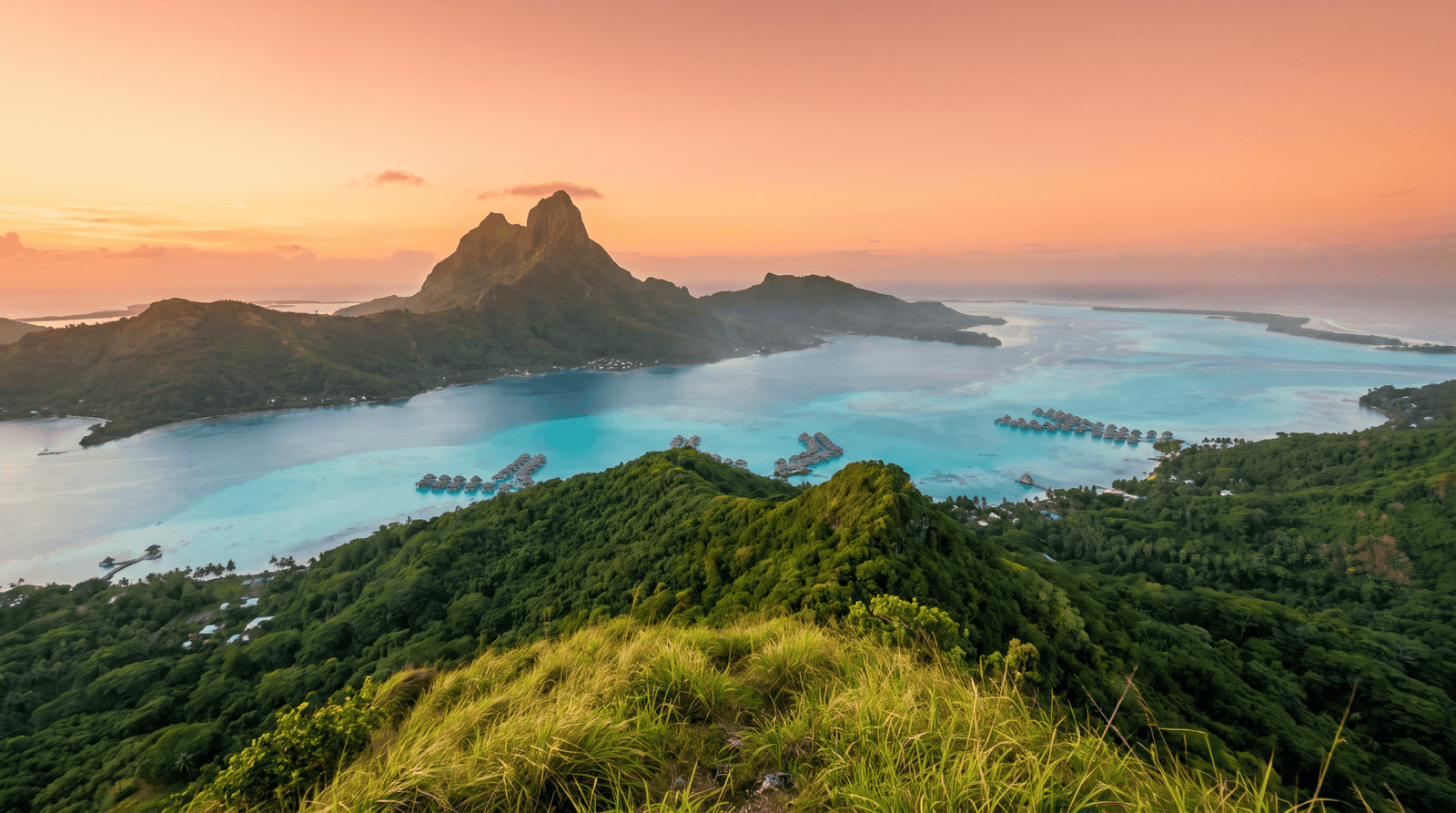 Paisaje de Polinesia Francesa con cobertura 4G/5G de la eSIM de PuraSIM