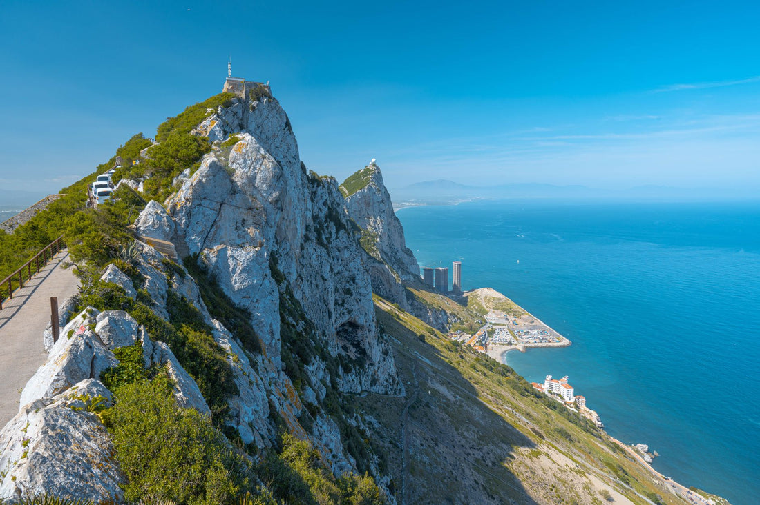 Vista del Peñón con una eSIM para Gibraltar activa en el móvil