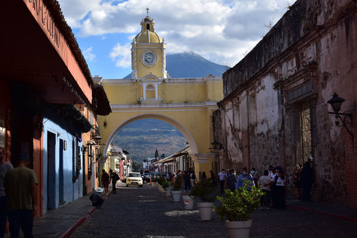 eSIM voor Guatemala — Antigua, Tikal en het Atitlánmeer