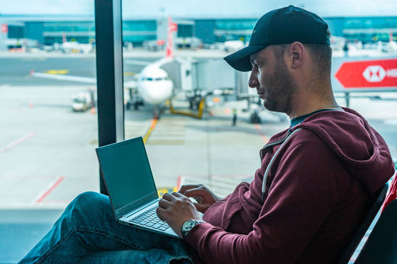 eSIM o pocket wifi: qué conviene para conectarte cuando viajas