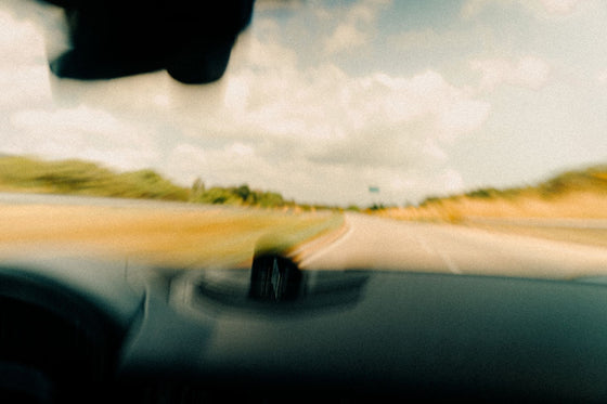 eSIM pour longs roadtrips : navigation et musique sans coupure