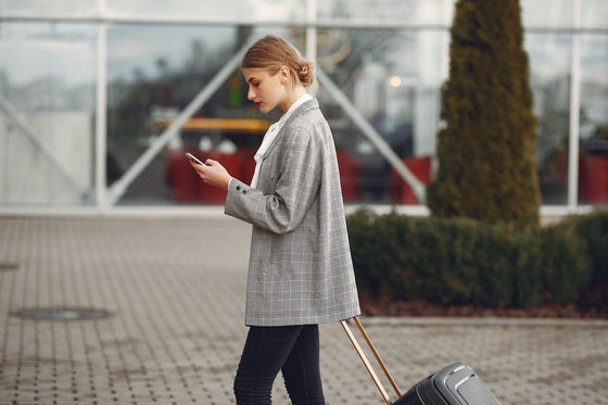 ¿Puedes conservar tu número con una eSIM de viaje?