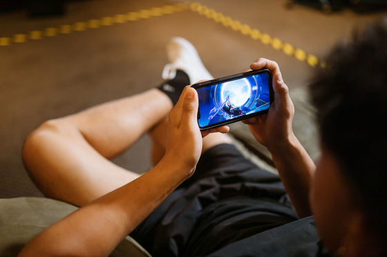 eSIM para jugar online de viaje: cómo bajar el ping y la latencia