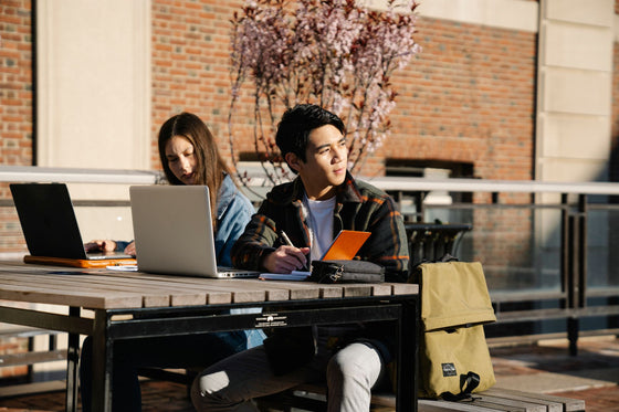 eSIM para estudantes: conexão barata para estudar fora