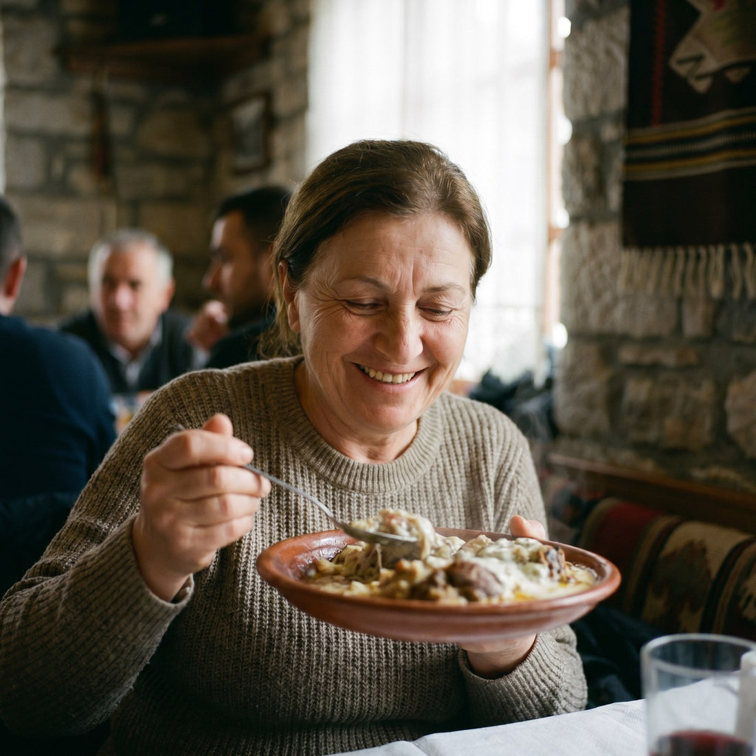 Gastronomía de Albania compartida al momento gracias a la eSIM