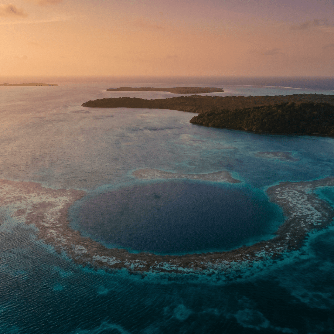 Paisaje de Belice con cobertura 4G/5G de la eSIM de PuraSIM