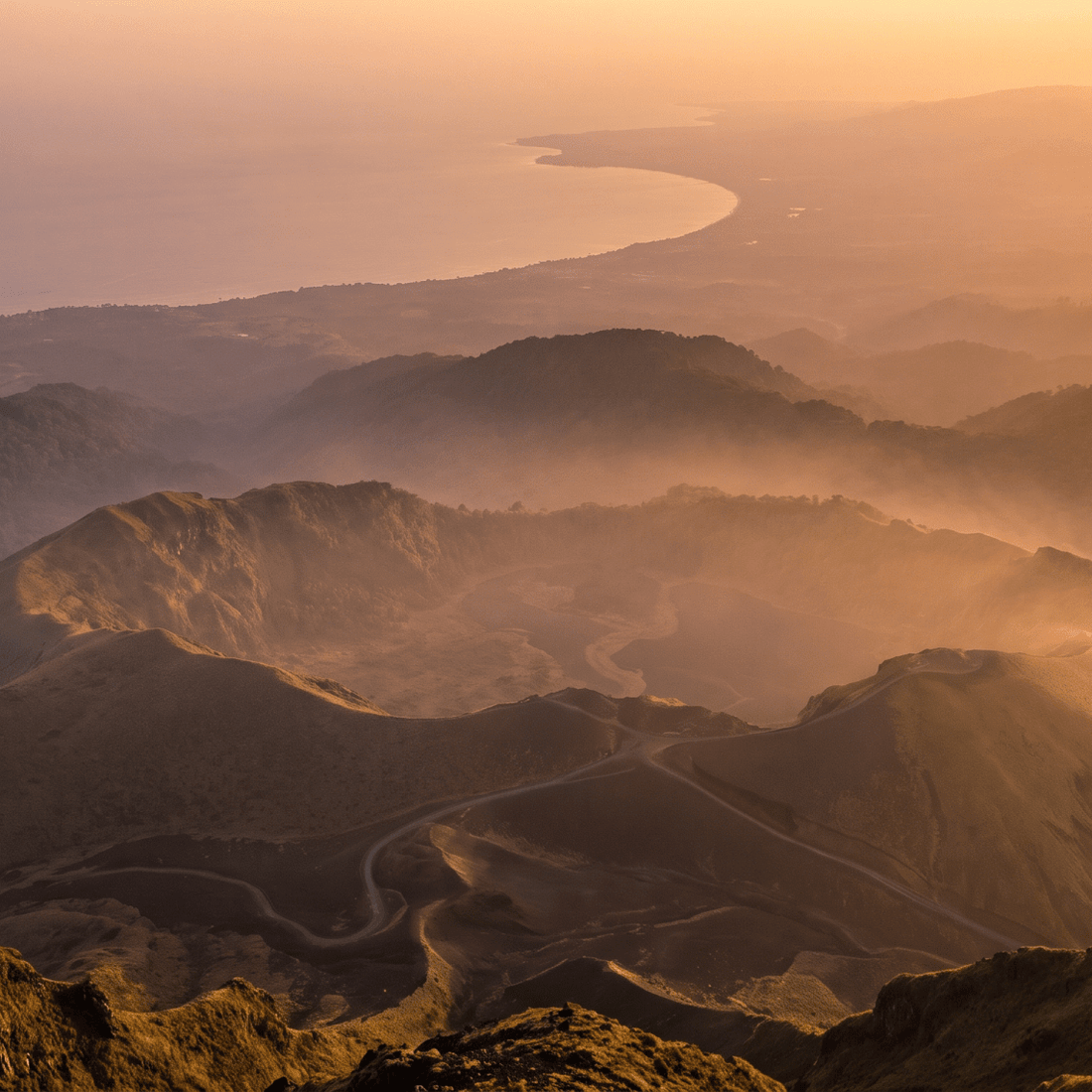 Paisaje de Camerún con cobertura 4G/5G de la eSIM de PuraSIM
