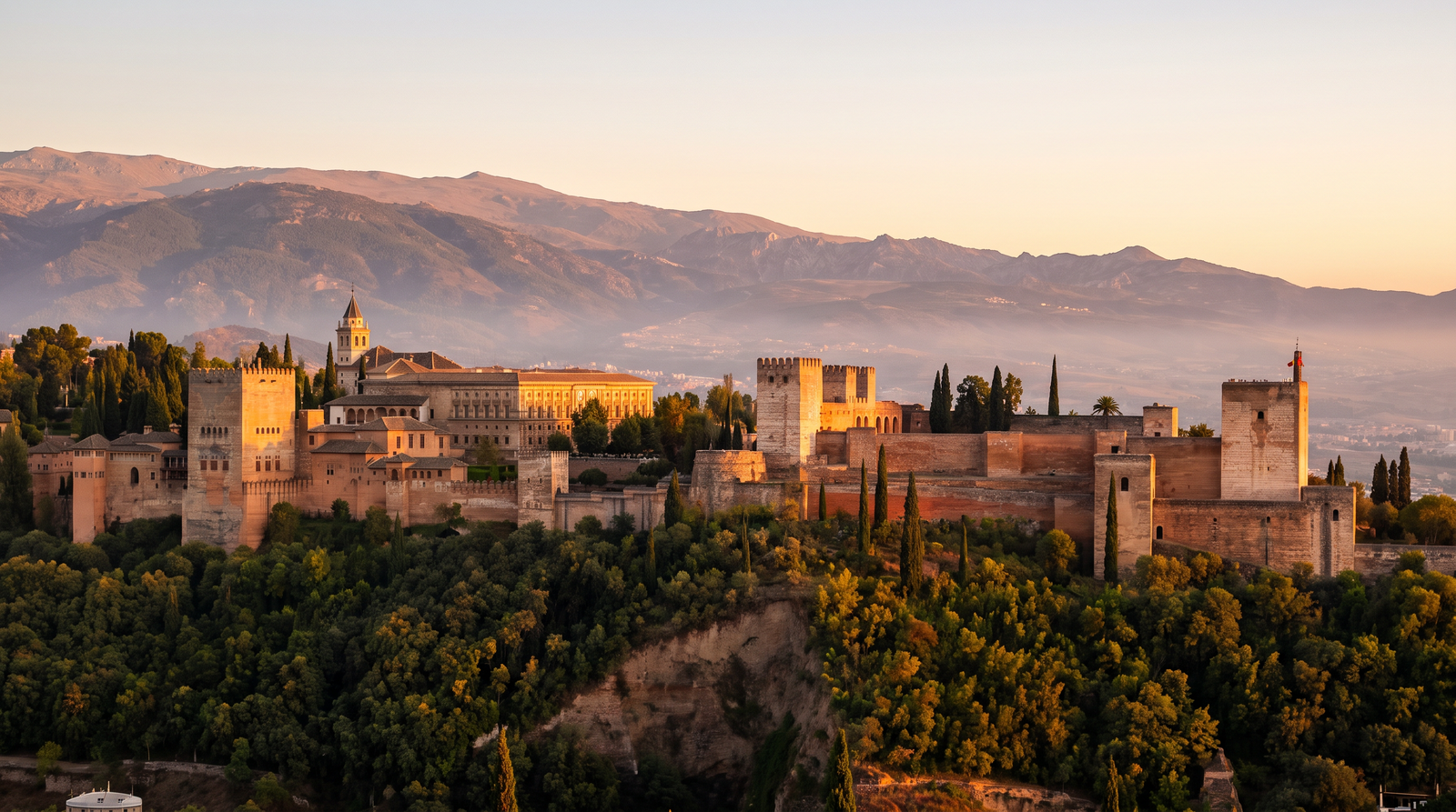 Paisaje de España con cobertura 4G/5G de la eSIM de PuraSIM