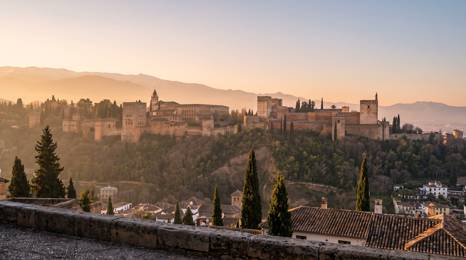 Paisaje de Granada con cobertura 4G/5G de la eSIM de PuraSIM