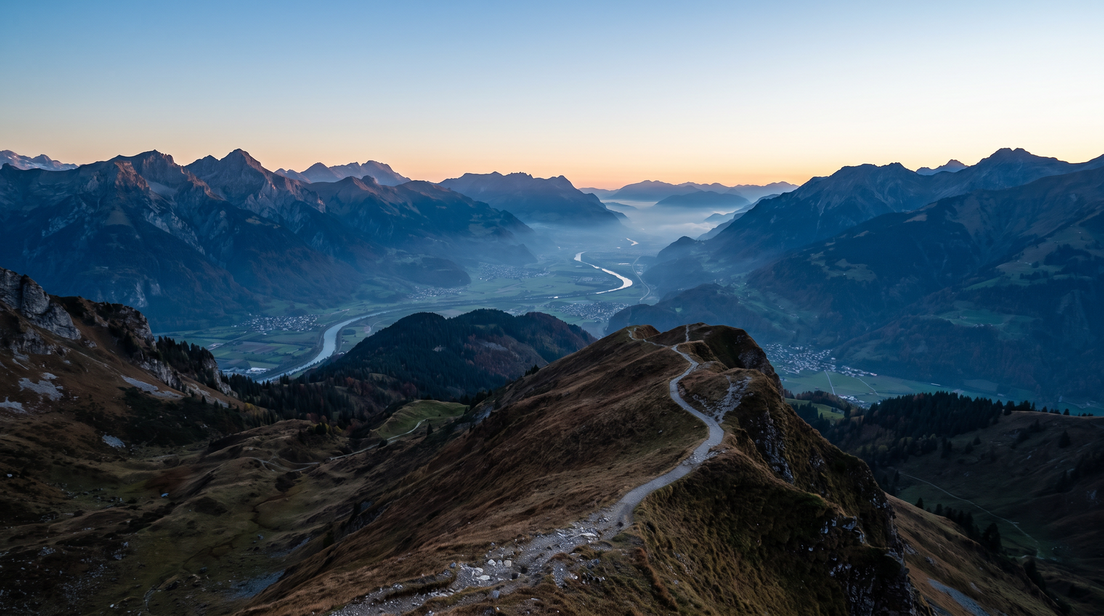 Atardecer en Liechtenstein, conectado con datos móviles sin roaming