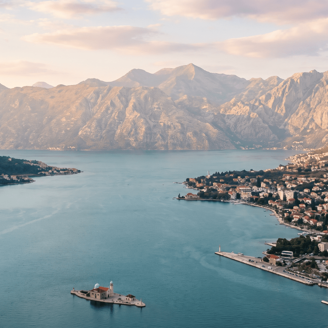 Paisaje de Montenegro con cobertura 4G/5G de la eSIM de PuraSIM