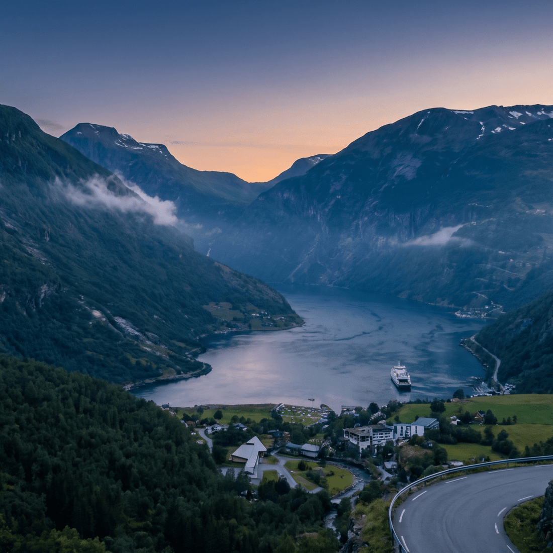 Atardecer en Noruega, conectado con datos móviles sin roaming