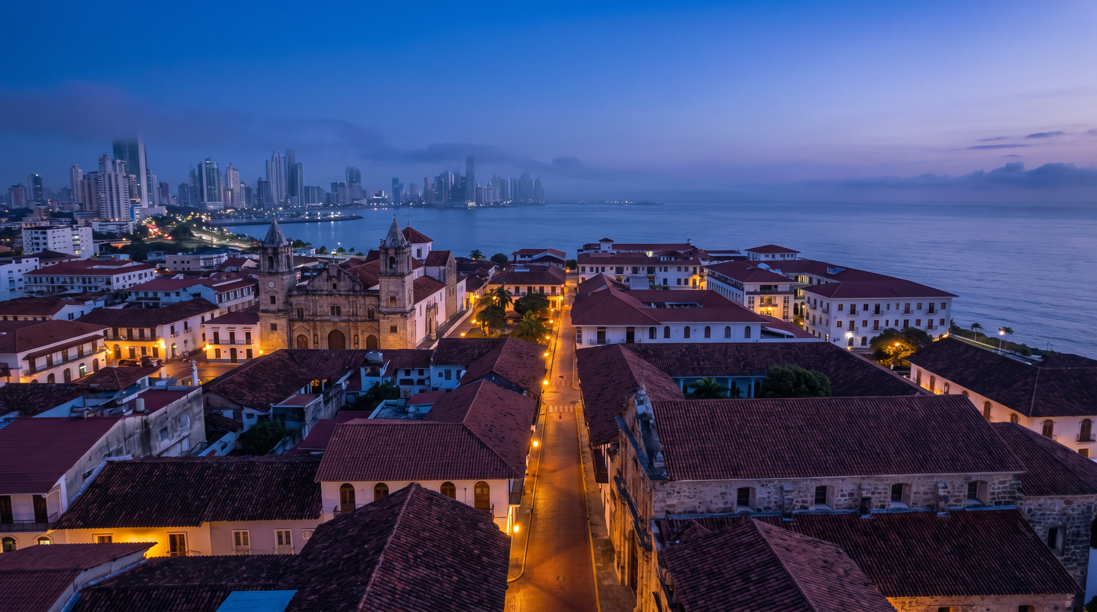 Atardecer en Panamá, conectado con datos móviles sin roaming