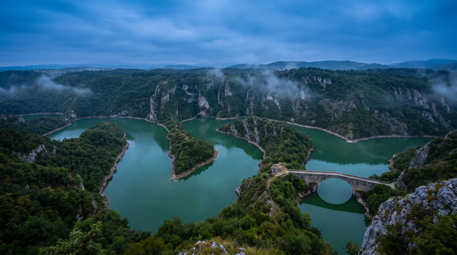 Atardecer en Serbia, conectado con datos móviles sin roaming