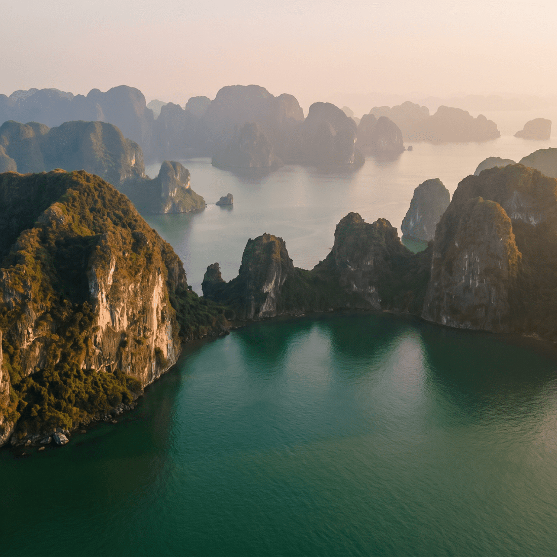 Paisaje de Vietnam con cobertura 4G/5G de la eSIM de PuraSIM